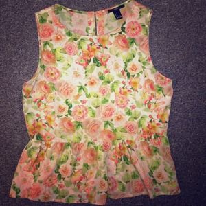 BEAUTIFUL NWOT F21 floral peplum blouse