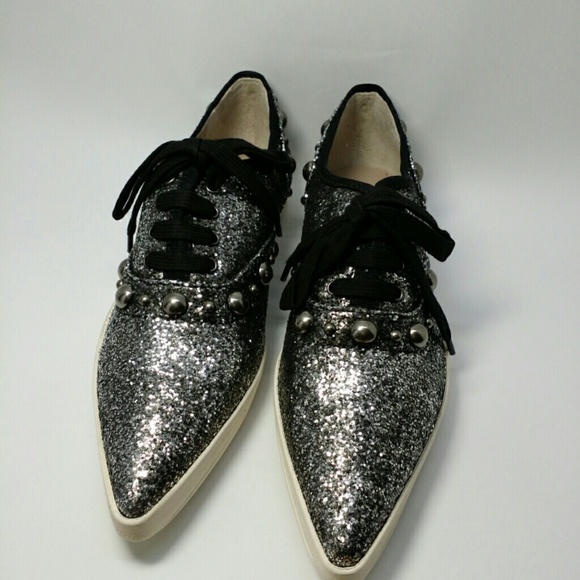 Marc Jacobs Cabouchon