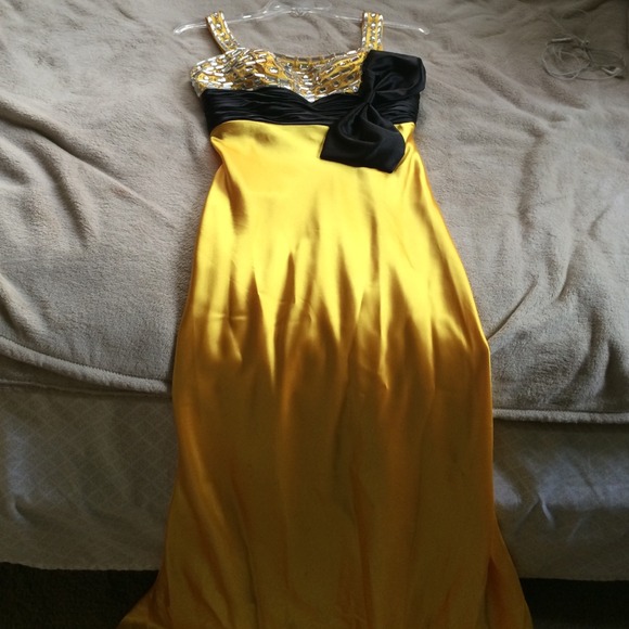 Special occasion dress - Picture 4 of 4