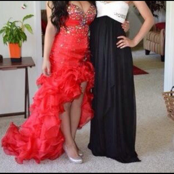 RUFFLED RED PROM DRESS - Picture 3 of 4