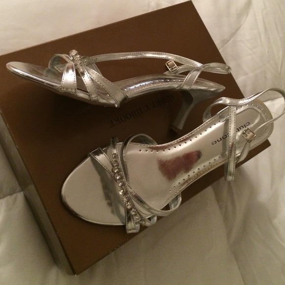 Shoes - Picture 2 of 2