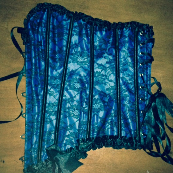 Corset top - Picture 3 of 3