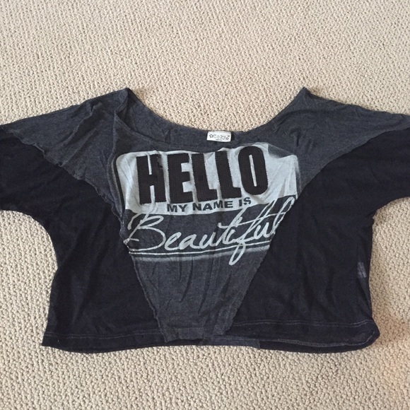 Black/grey crop top "Hellos my name is beautiful"