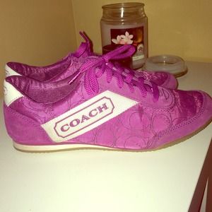 AUTHENTIC PINK COACH SNEAKERS IN PERFECT CONDITION