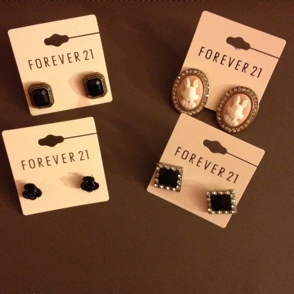 Forever 21 Earrings (Bundle)