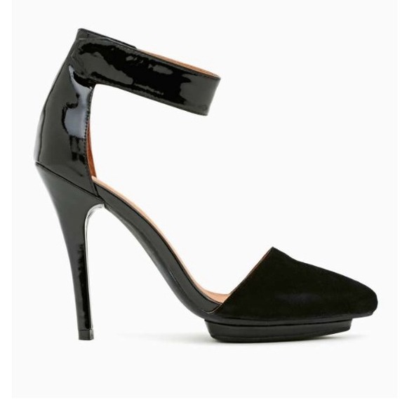 Jeffrey Campbell "Solitaire" platform pump