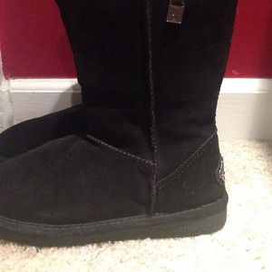 Black Bearpaw boots
