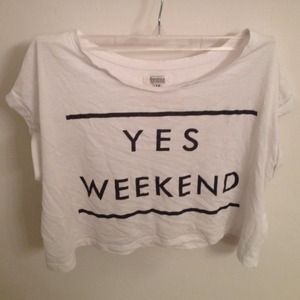 Bershka crop top "yes weekend"