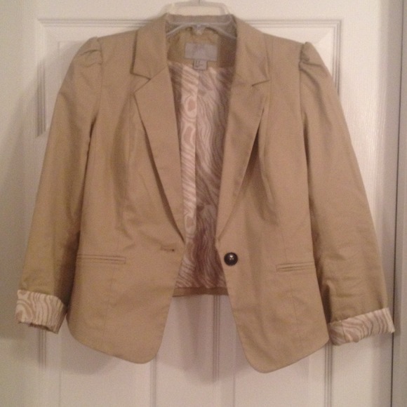 Khaki blazer w/ animal print lining!!