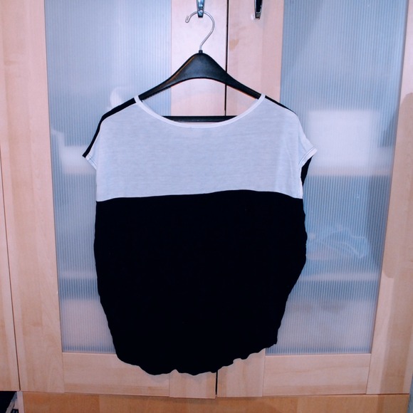 Basic black top - Picture 2 of 2