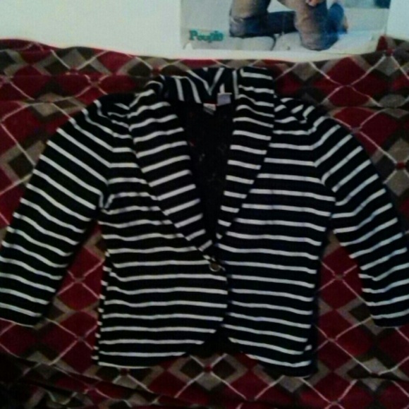 Beautiful blazer w/lace