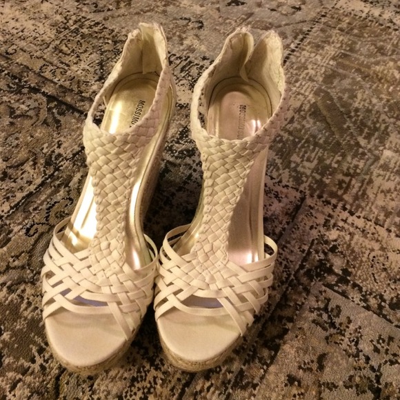 Braided cream wedge