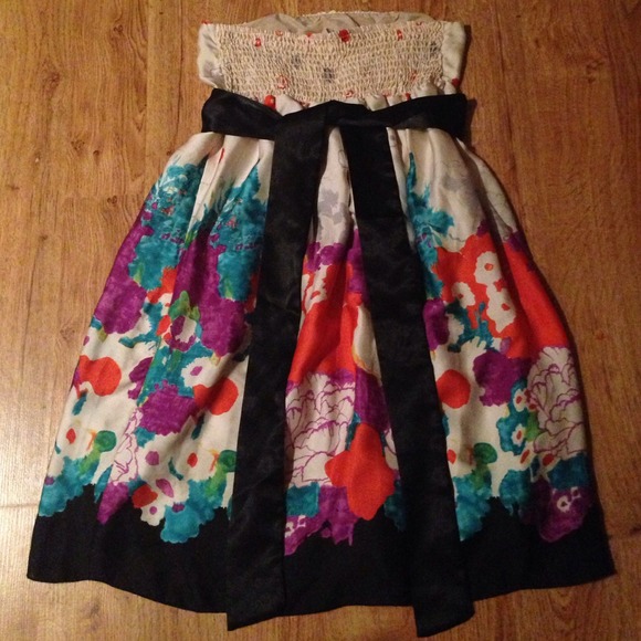 Charlotte Russe Halter Dress - Picture 2 of 3