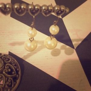 Beautiful classic pearl earrings