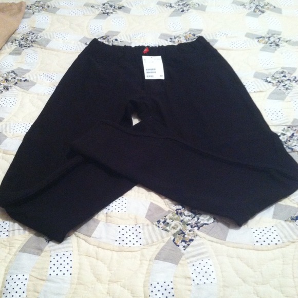 Black leggings