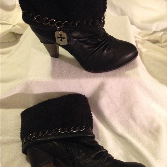 Brand new boots! - Picture 2 of 3