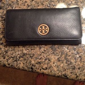 Tory burch leather wallet