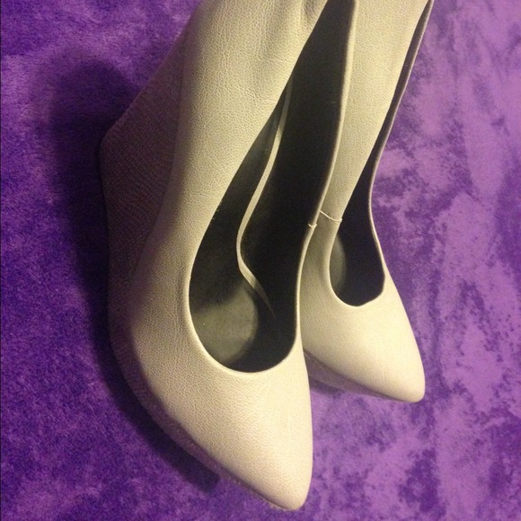 Grey Rock and Republic Platforms - Picture 2 of 4