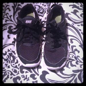 Nike free runs