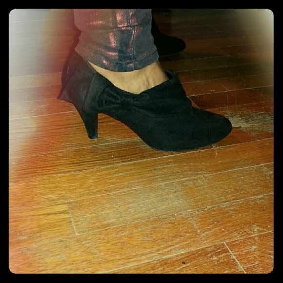 Blk Nubuck booties beauty