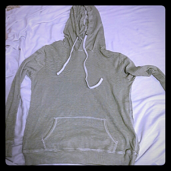 Wet seal Light sweatshirt