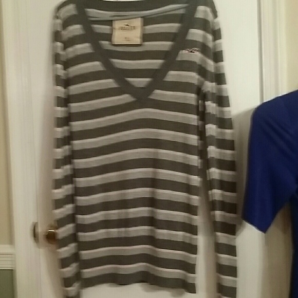 Hollister sweater