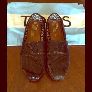 Black sequin toms