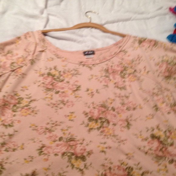 Pink and floral 3/4 sleeve shirt