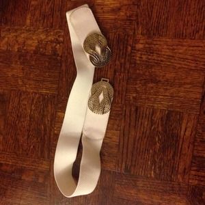 White cinched waist belt