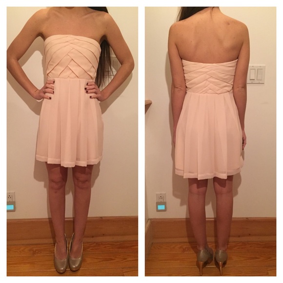 Express size 2 Light Peach Dress - Picture 4 of 4