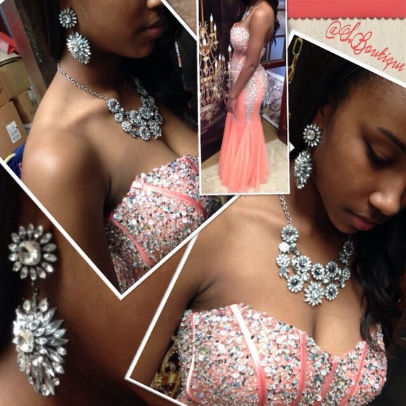 JOVANI #5908 #Coral/Silver💃💃💃 - Picture 4 of 4