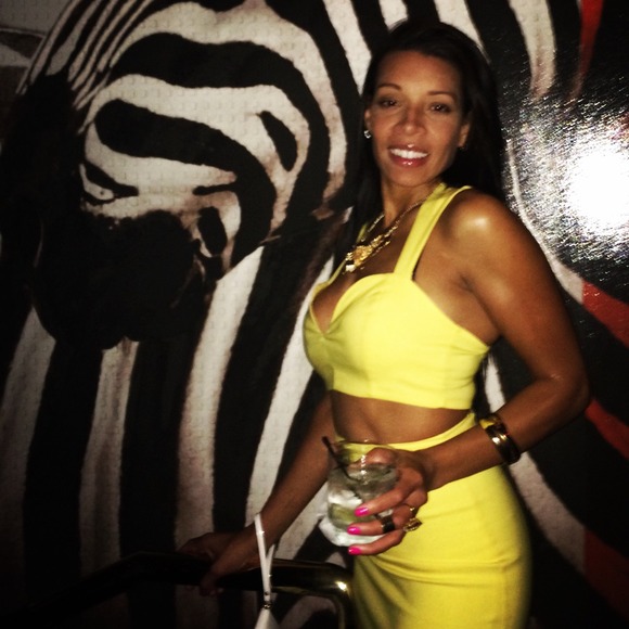 Yellow foreign exchange 2 piece!