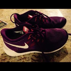 BNWT Nike free run 5.0 shoes purple 5.5