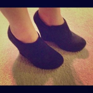 ✨Black Wedges/Booties✨