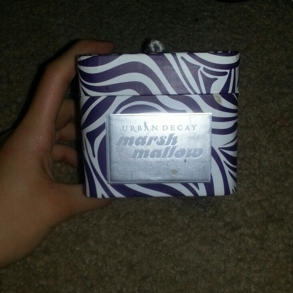 Urban decay lockable body powder