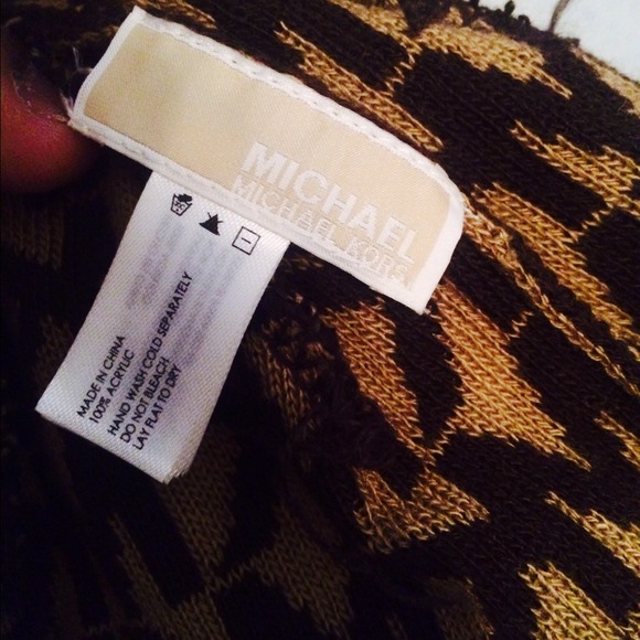 Michael Kors beanie hat - Picture 2 of 2