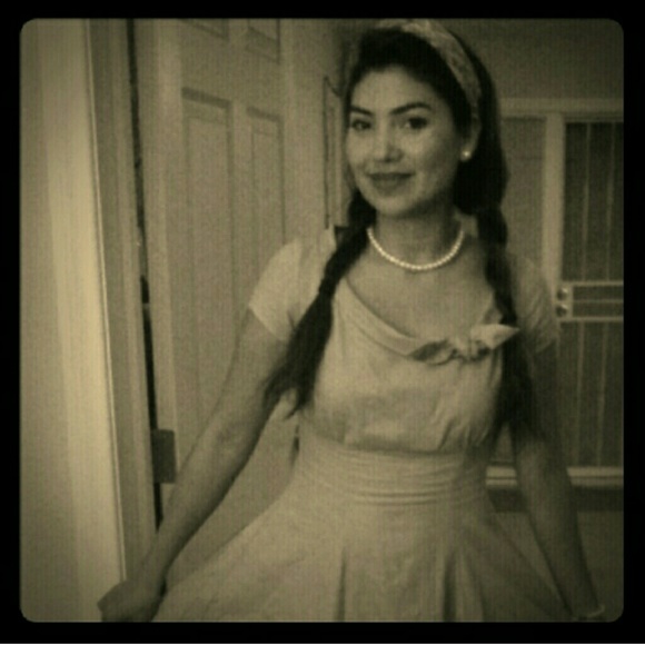 ❤ Welcome & Bookmark our closet 📖❤ - Picture 2 of 5