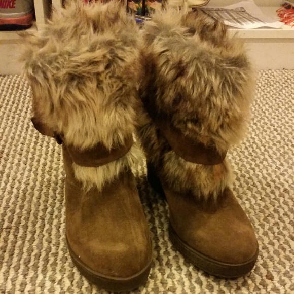 Forever 21 Brand new brown fur boots