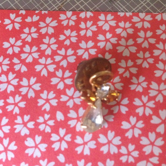 Angel thumbtack  pin