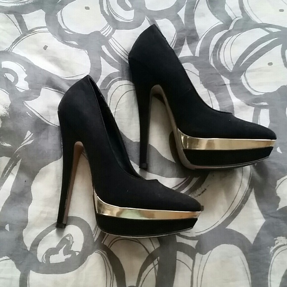Black and Gold Pumps