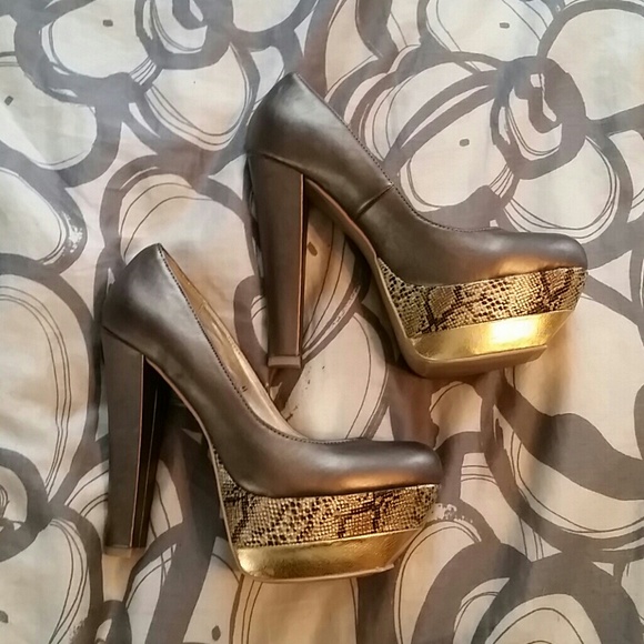 Bronze Snakeskin and Gold Platform Pump