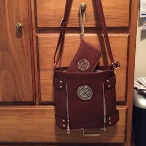 Beautiful crossbody purse and matching wallet
