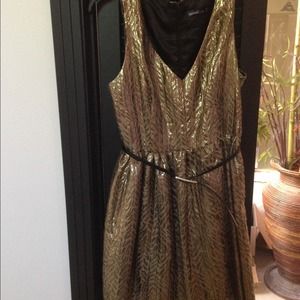 Darling gold party dress!