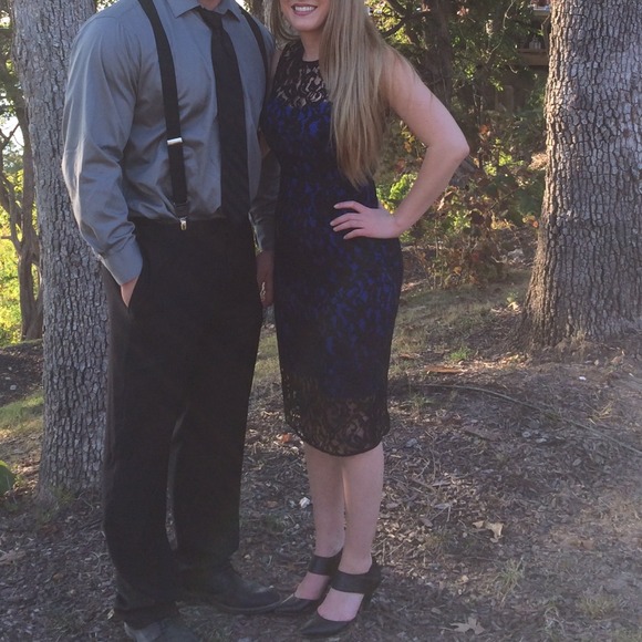 HP! Vince Camuto Sleeveless Lace Sheeth Dress - Picture 3 of 4