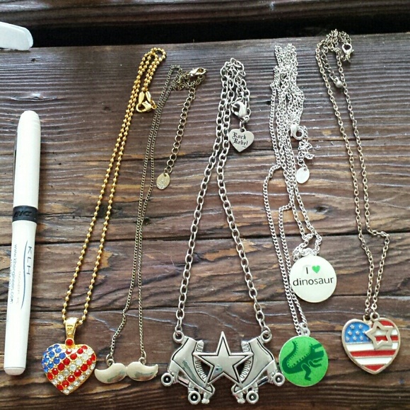 Claire's and Hot Topic Necklace Bundle - Picture 2 of 4