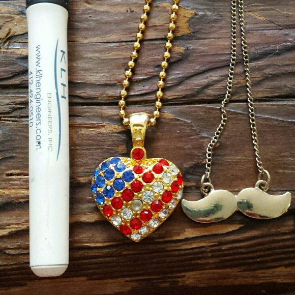 Claire's and Hot Topic Necklace Bundle - Picture 3 of 4