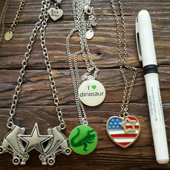 Claire's and Hot Topic Necklace Bundle - Picture 4 of 4