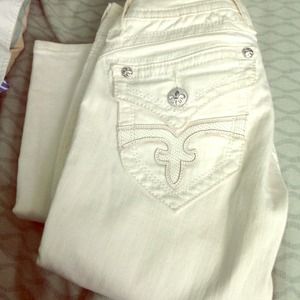 🎉Holiday Special🎉 All White Rock Revival Jeans