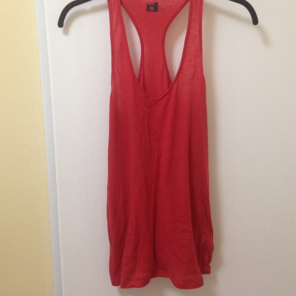 Basic red tank
