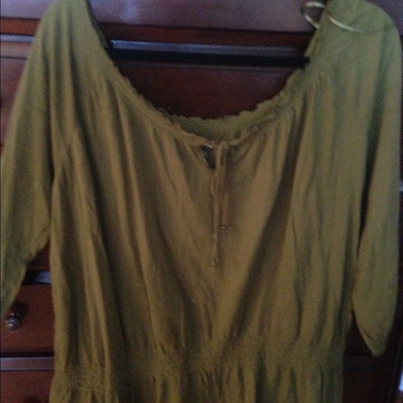 Women RXB brand... Dark Olive Peasant Top
